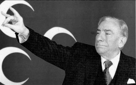 سرهنگ آلپ ارسلان تورکش رهبر حزب حرکت ملی